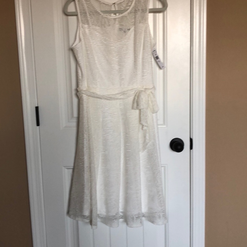 Sandra Darren ivory lace fit and flare sleeveless tie sash dress size 12